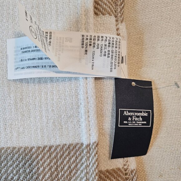 Abercrombie & Fitch Women's Knit Plaid Check Fringe Scarf - Picture 4 of 7